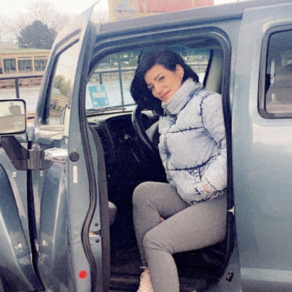 Meet your Posher, Nina - Picture 1 of 1